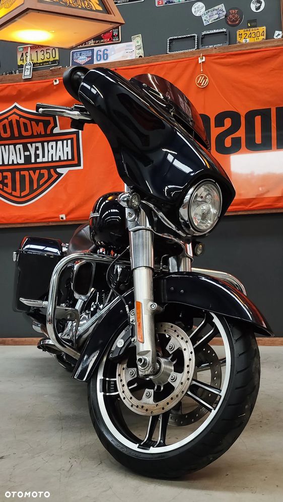 Harley-Davidson Touring Street Glide - 12