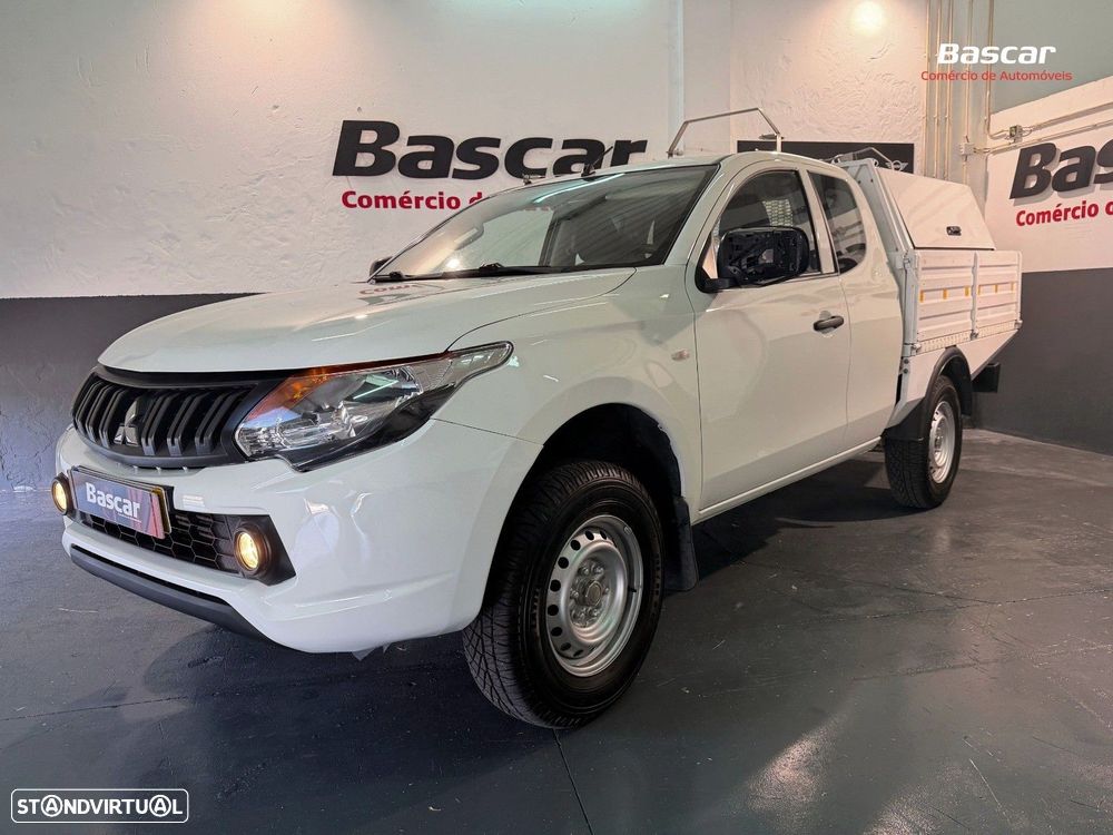 Mitsubishi L200 2.4 DI-D CD Invite CC 4WD - 2