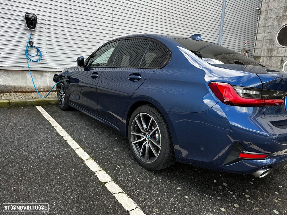 BMW 330 e Touring Line Sport Auto - 2