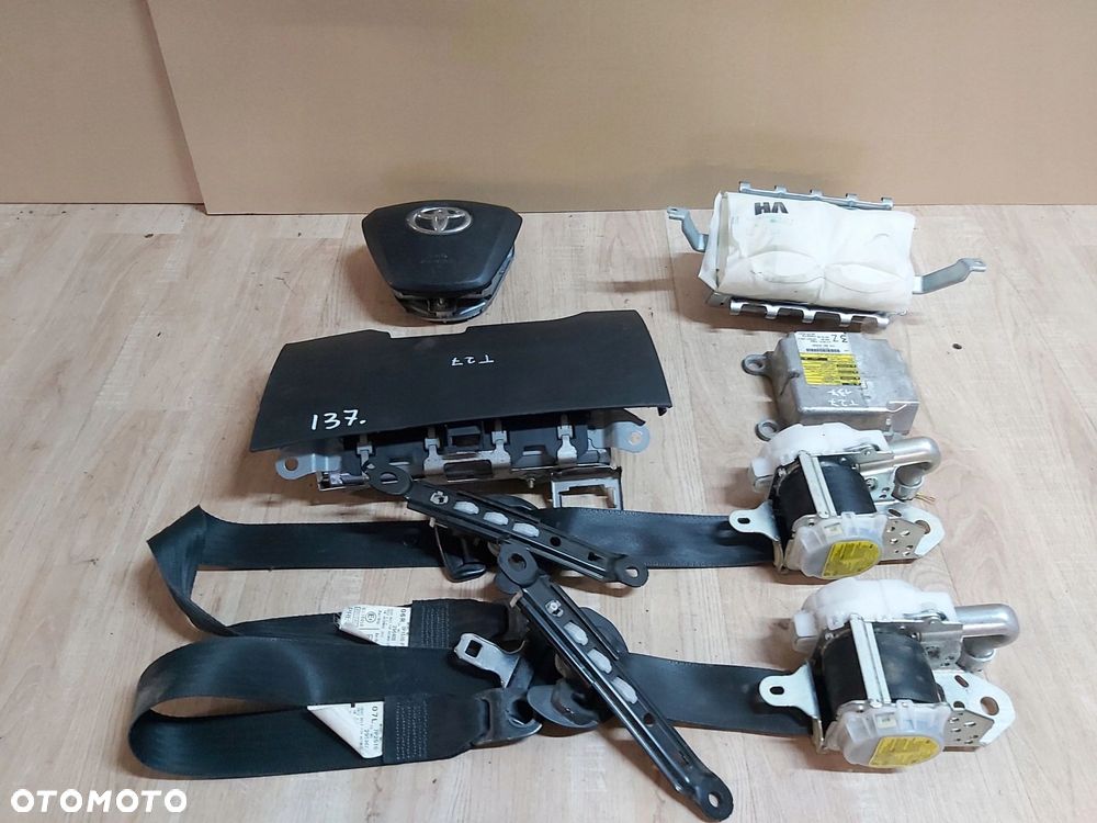 Toyota AVENSIS T27 I Lift air bag poduszka deska kierowcy pas przód - 1