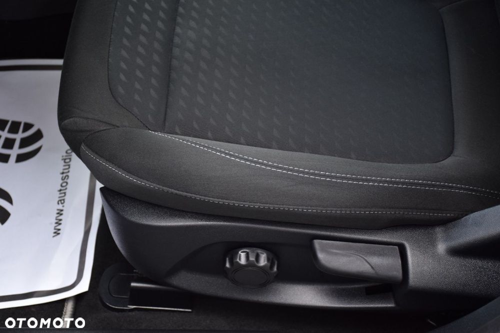 Ford Fiesta 1.0 EcoBoost S&S TITANIUM X - 11