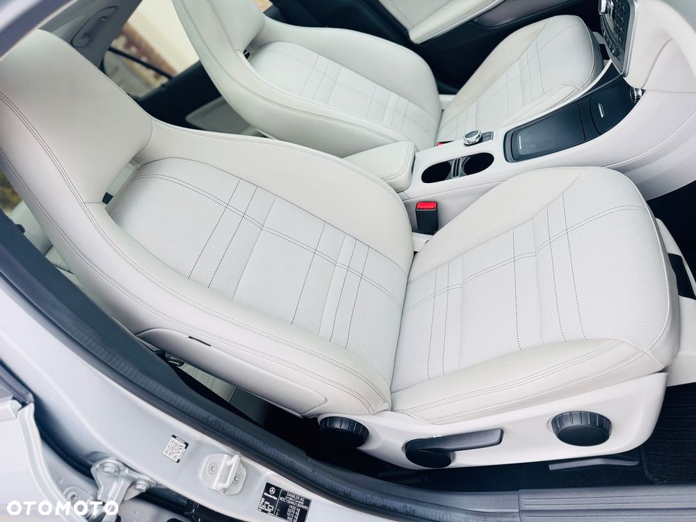 Mercedes-Benz GLA 200 7G-DCT Style - 14