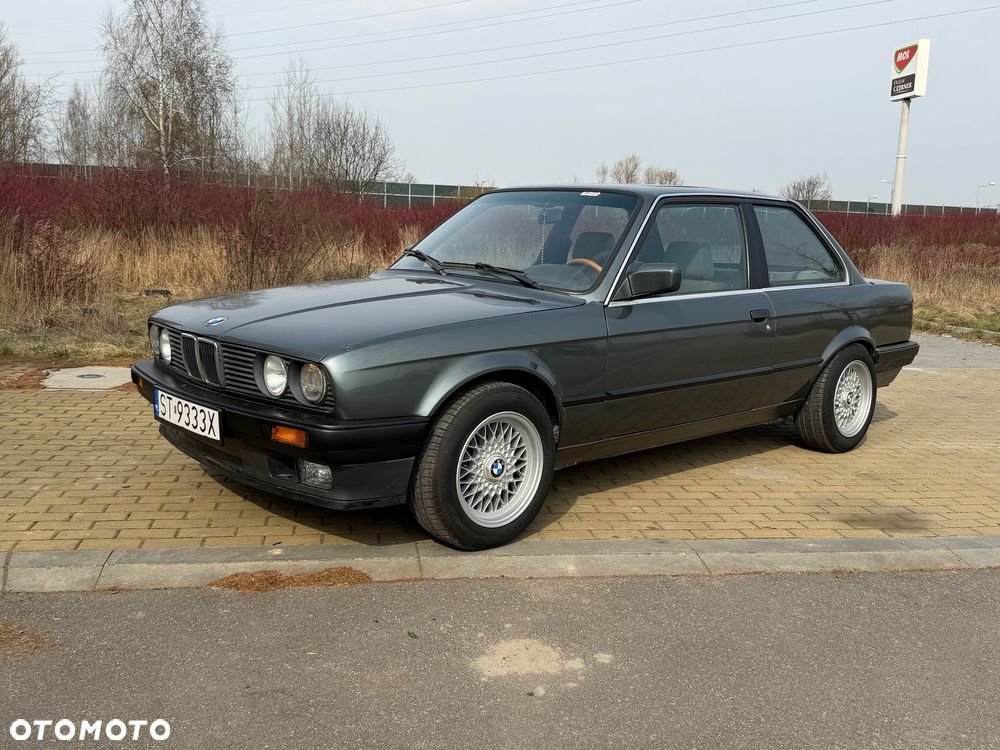 BMW Seria 3 318i - 3
