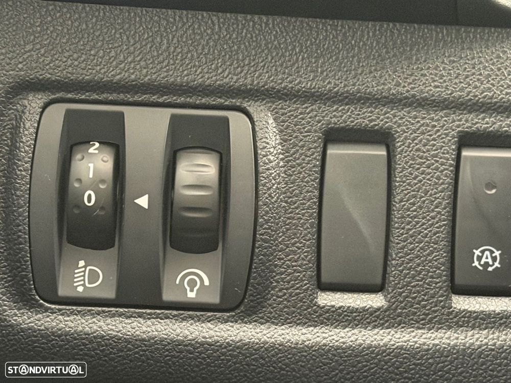 Renault Clio 0.9 TCe Limited - 32