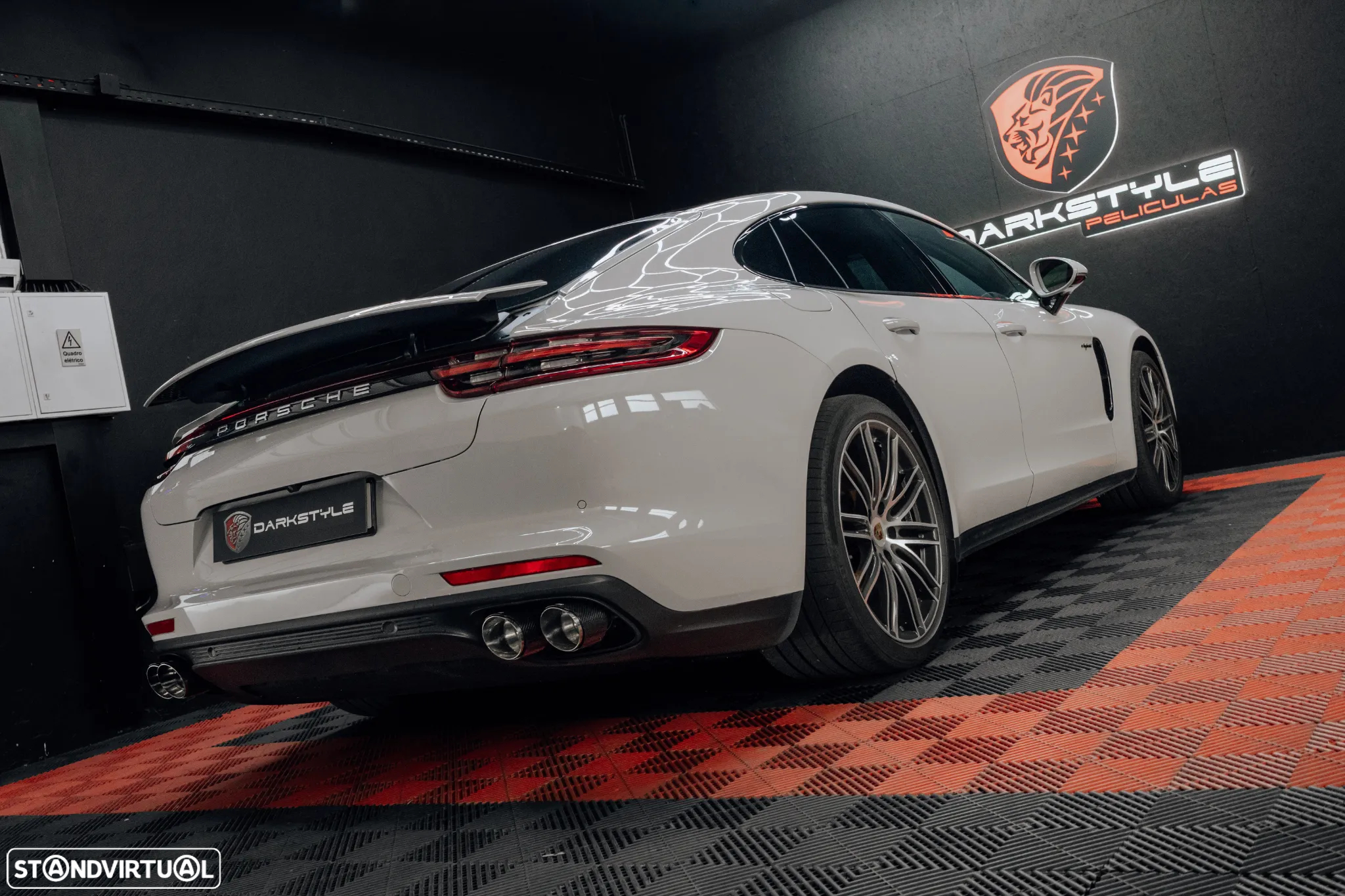Porsche Panamera 4 E-Hybrid - 3