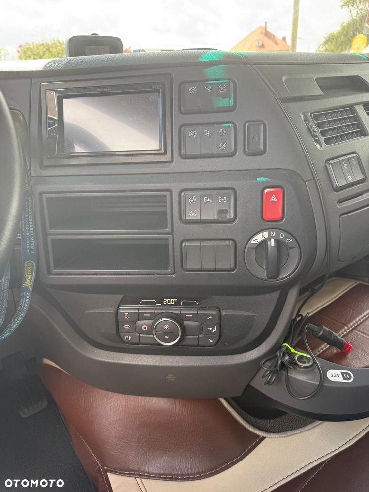 DAF - 9