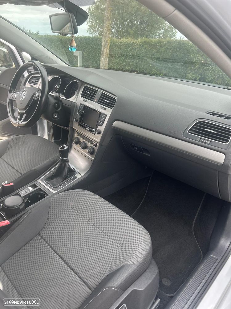 VW Golf 1.6 TDi Trendline BlueMotion - 13