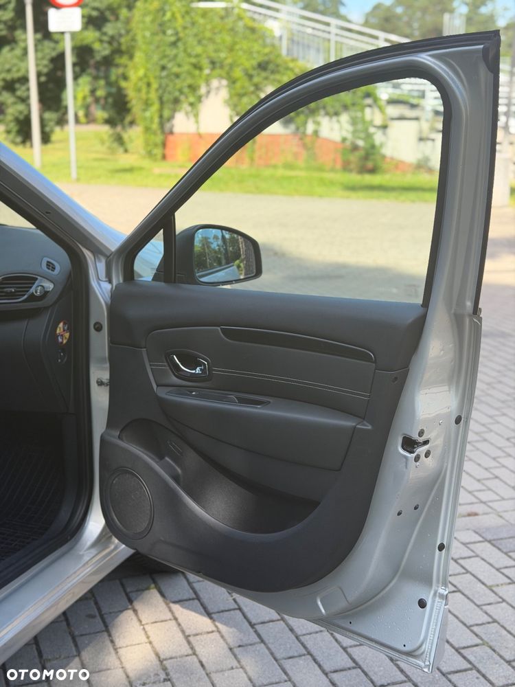 Renault Grand Scenic ENERGY TCe 130 INTENS - 17