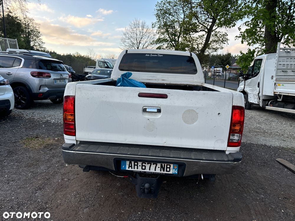 Toyota Hilux 4x4 Extra Cab - 5