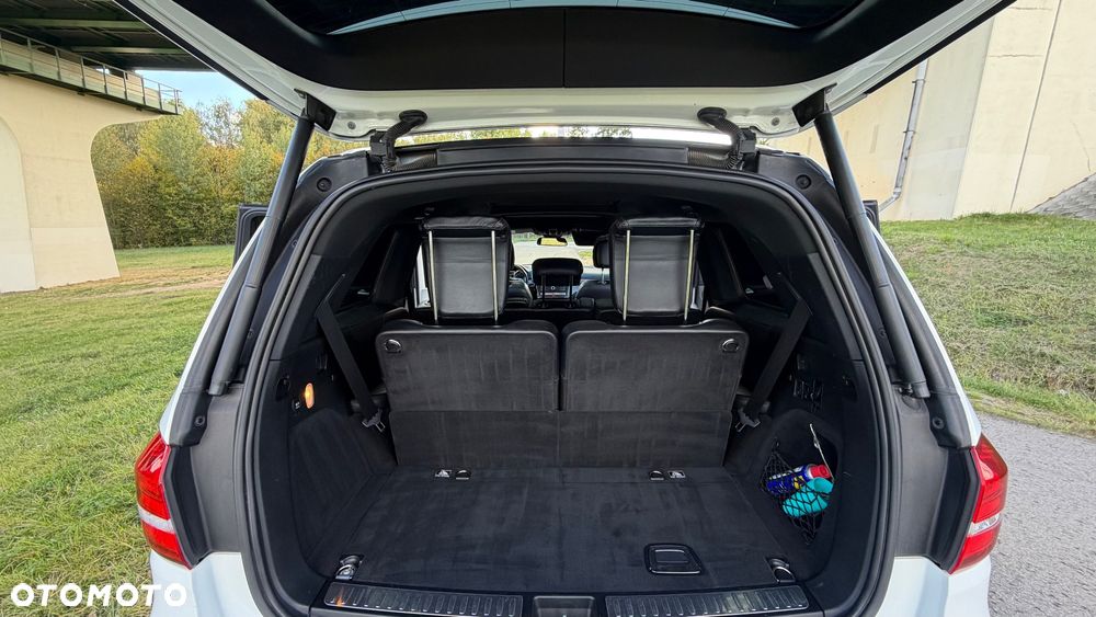 Mercedes-Benz GLS - 30