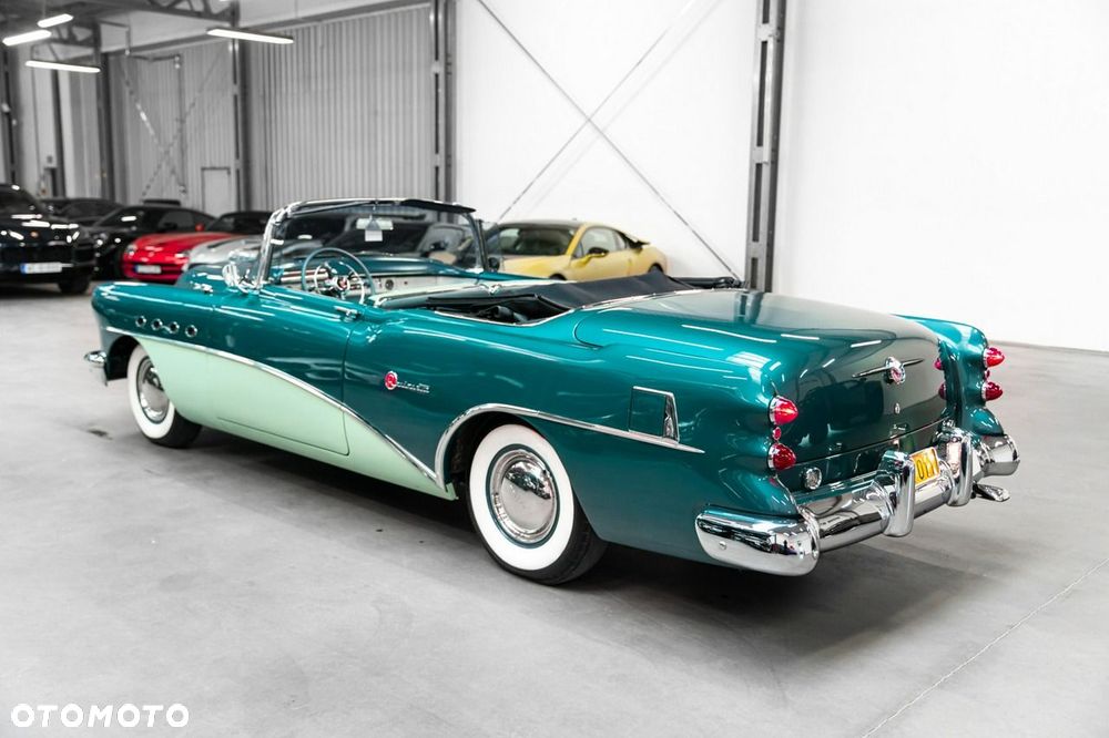 Buick Roadmaster - 12