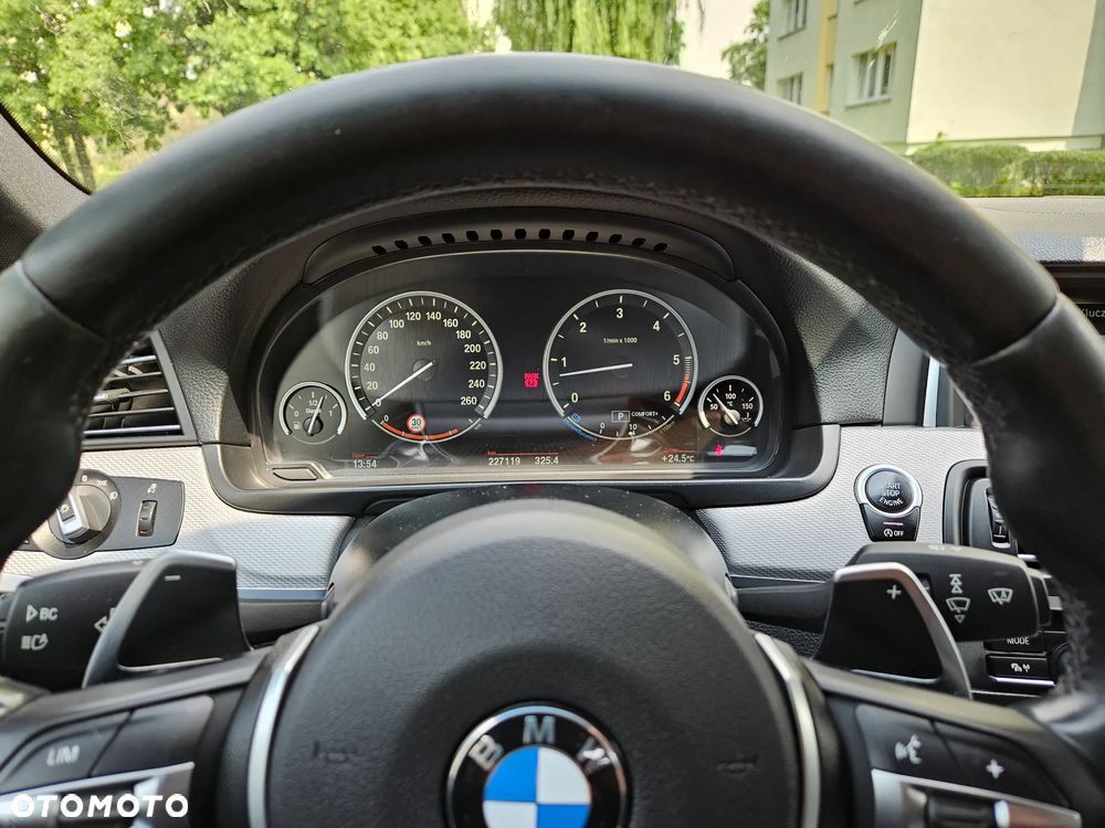 BMW Seria 5 530d xDrive - 26