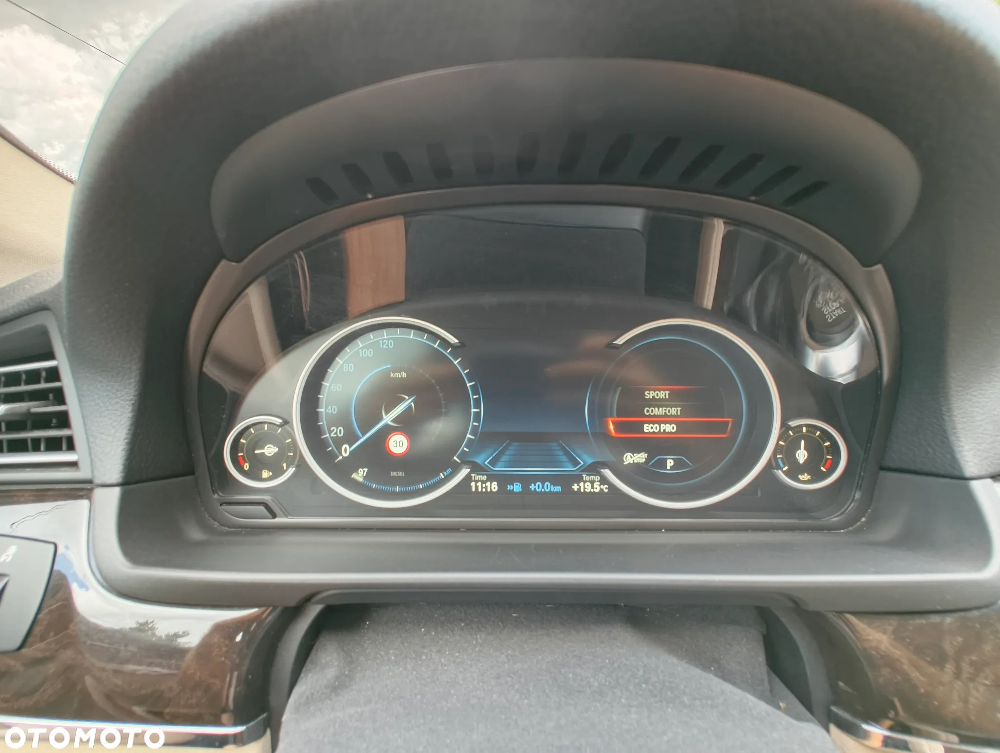 BMW Seria 5 520d Touring Luxury Line - 32
