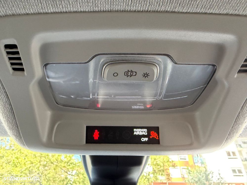 Citroën C3 1.2 PureTech Shine - 32