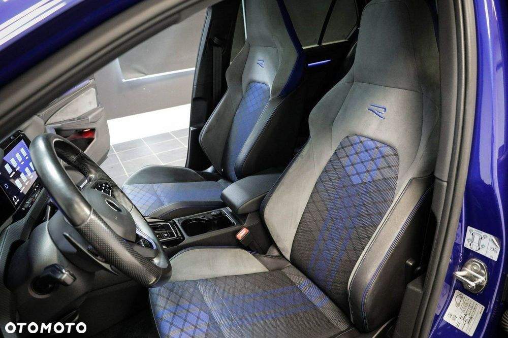 Volkswagen Golf VIII 2.0 TSI 4Motion R DSG - 19