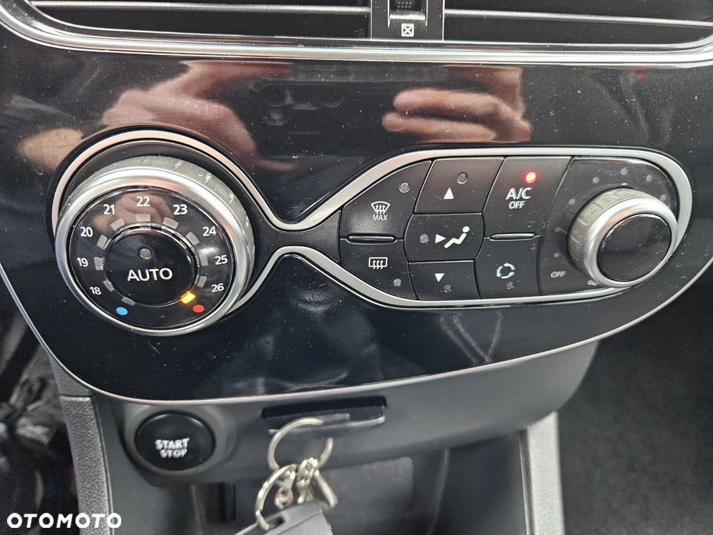 Renault Clio ENERGY TCe 120 LIMITED 2018 - 23