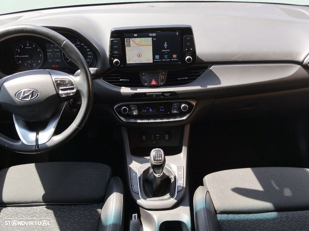 Hyundai i30 Fastback - 14
