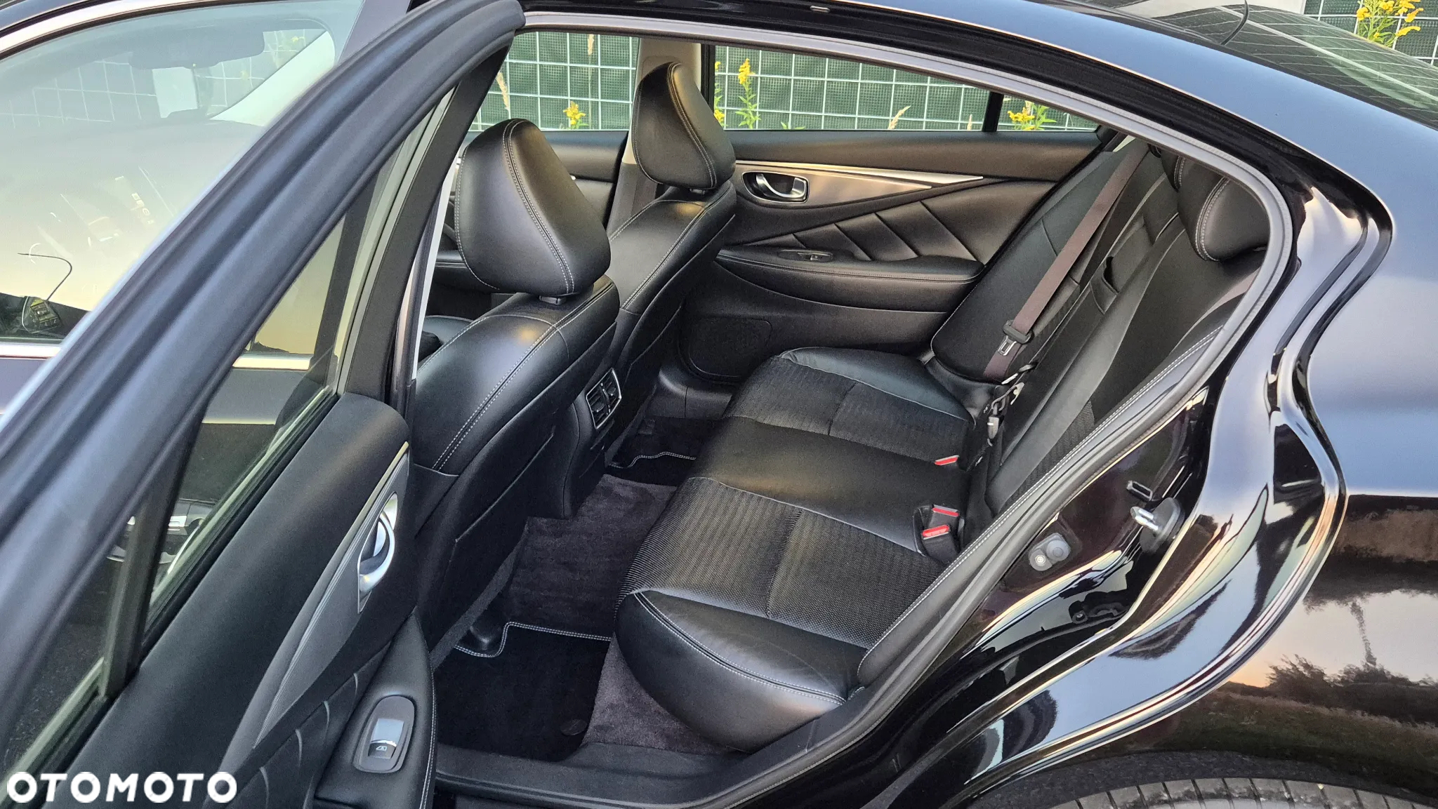 Infiniti Q50 2.2d Sport Sound Studio by Bose - 12