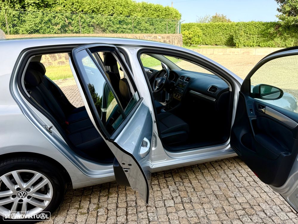 VW Golf 1.6 TDi Highline - 28