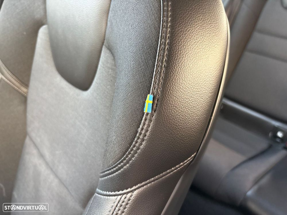 Volvo V60 2.0 D3 Momentum Plus - 13