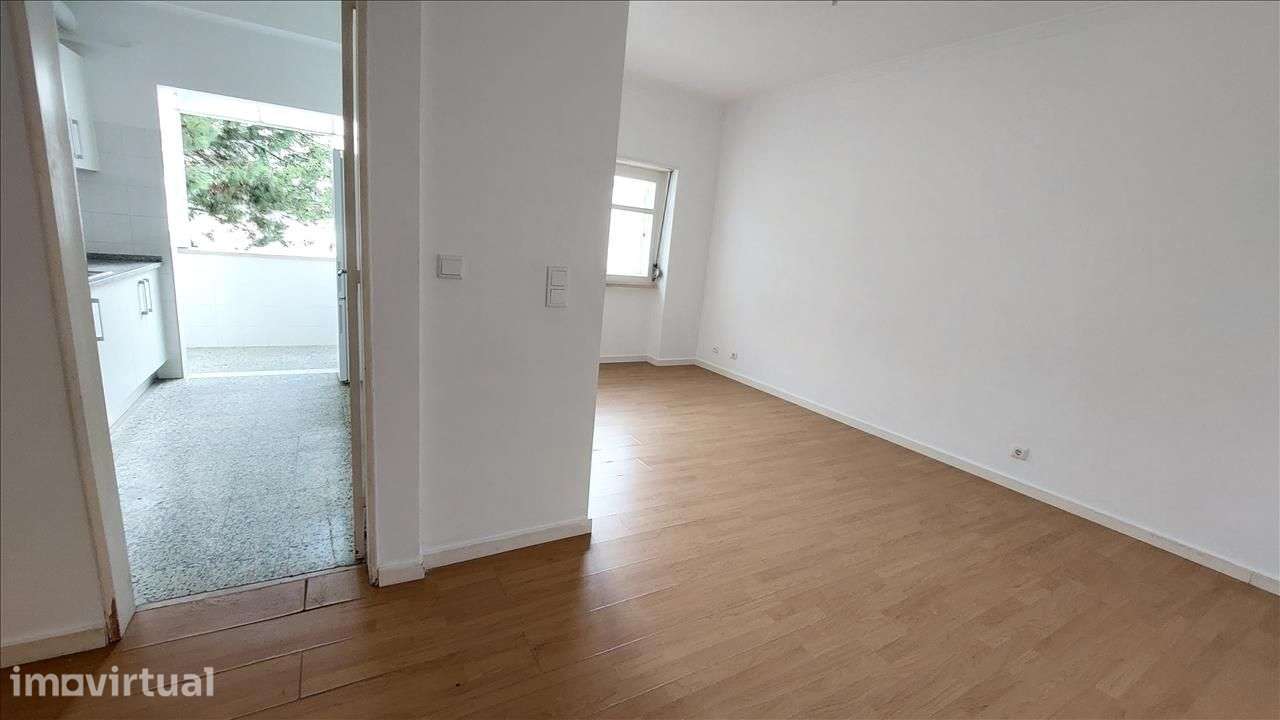 Apartamento T2 em Rio de Mouro - Grande imagem: 2/18