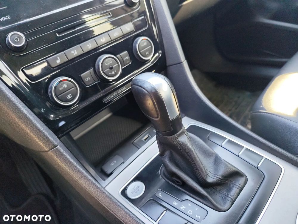 Volkswagen Passat 2.0 TSI Business DSG - 18