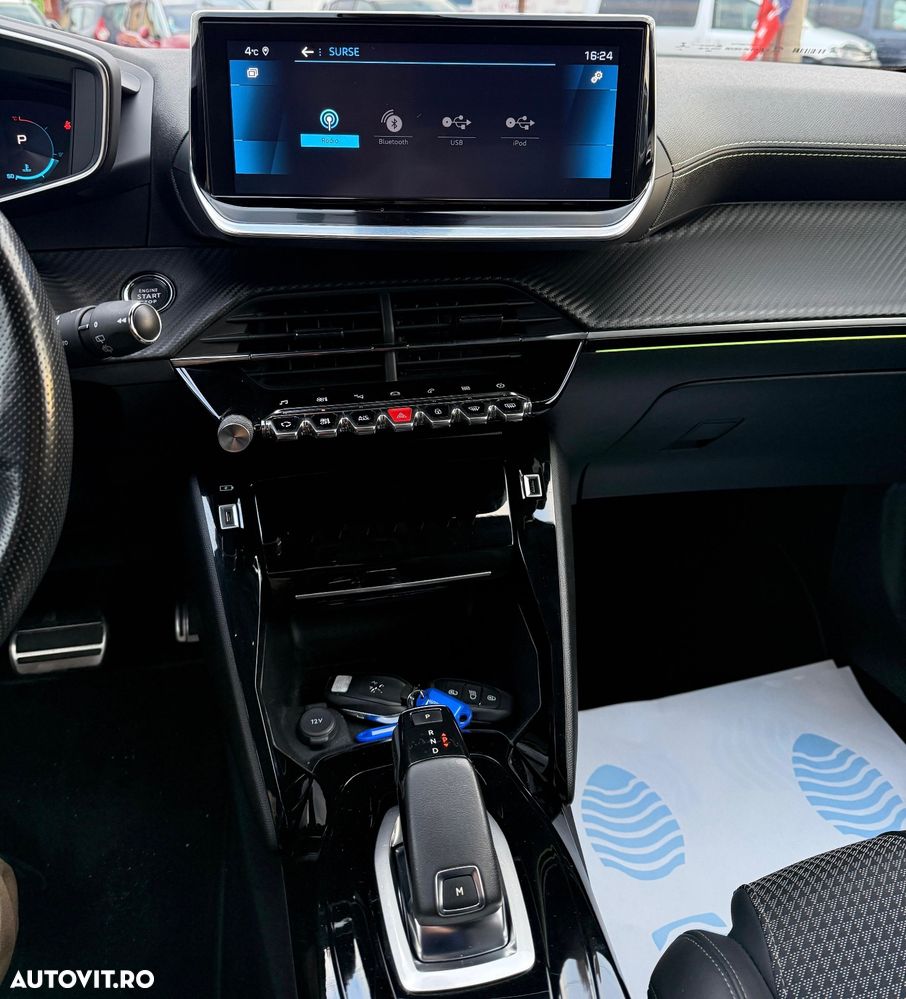 Peugeot 2008 PureTech 130 EAT8 GT Pack - 34