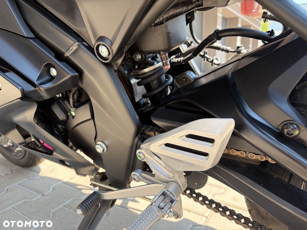 Yamaha YZF - 9