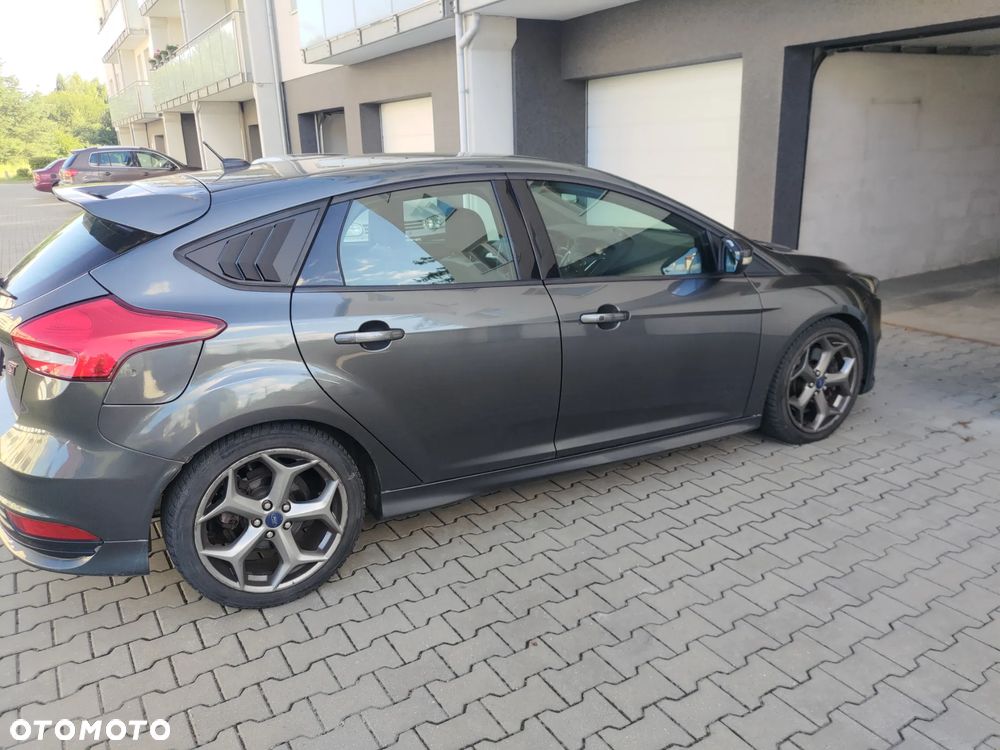 Ford Focus 2.0 EcoBoost ST - 4