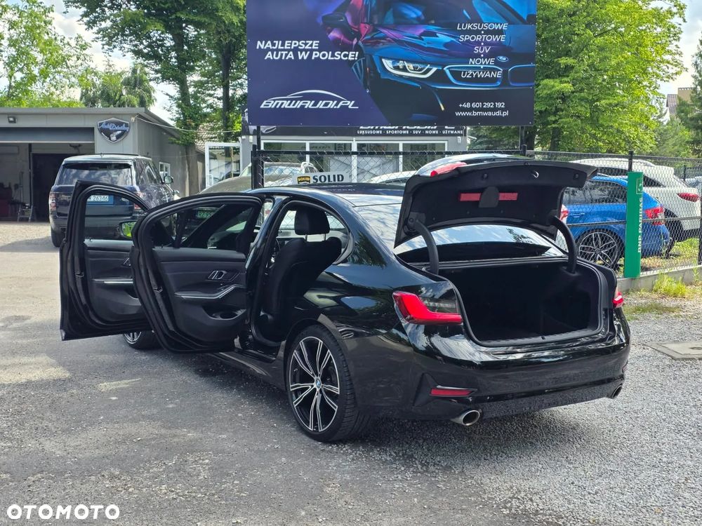 BMW Seria 3 318i Luxury Line - 11