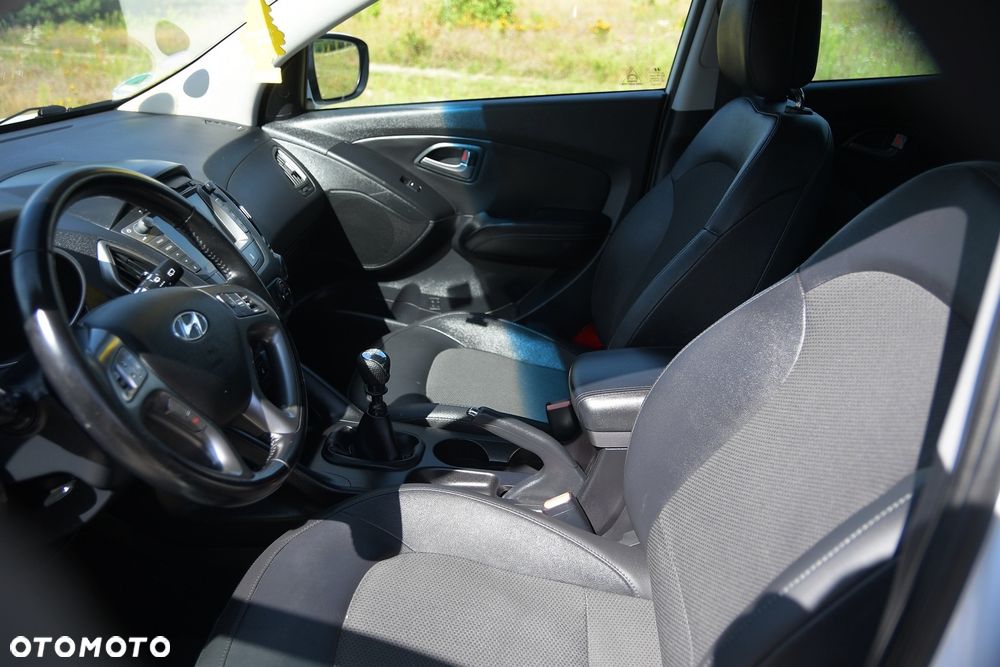 Hyundai ix35 blue 1.6 2WD Finale - 16