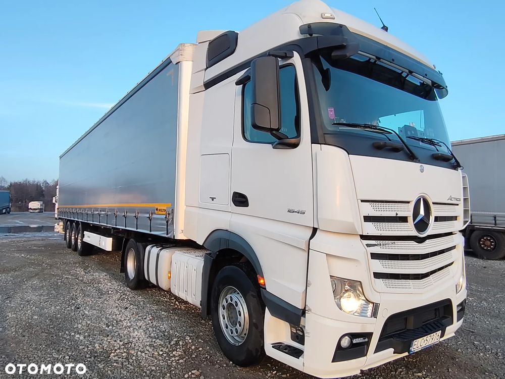 Mercedes-Benz Stream Space Standard - 1