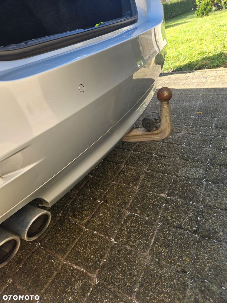 BMW Seria 5 520d xDrive - 12