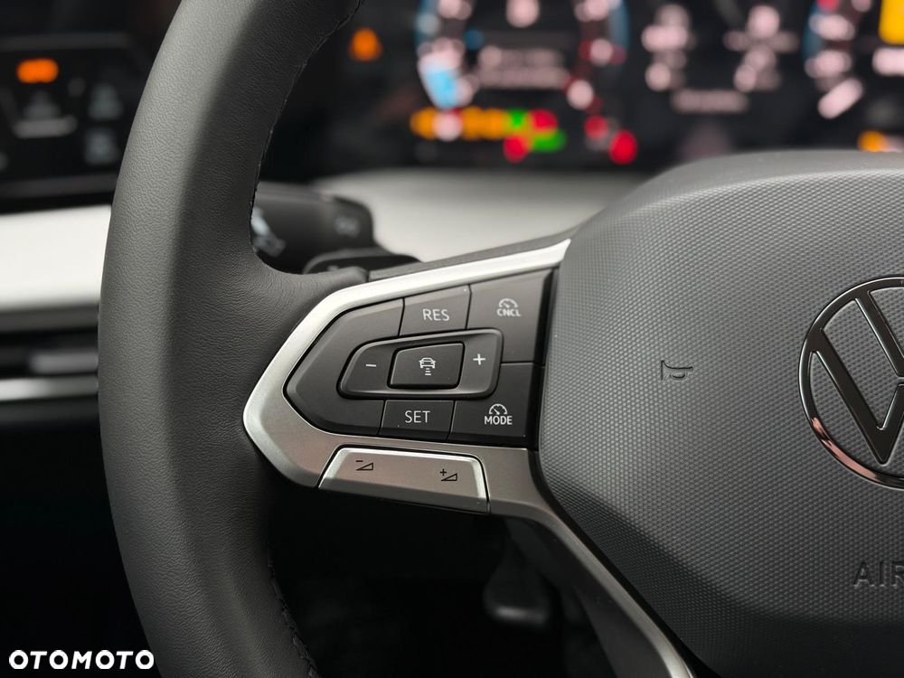 Volkswagen Golf - 25