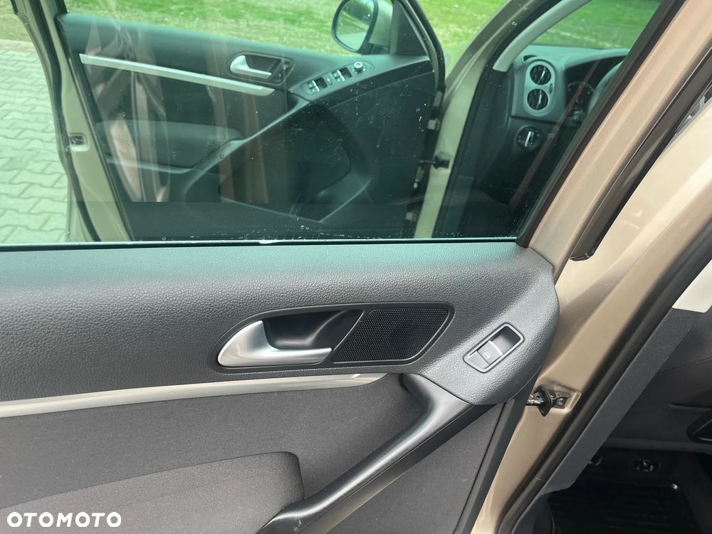Volkswagen Tiguan 2.0 TDI 4Mot R-Style - 22