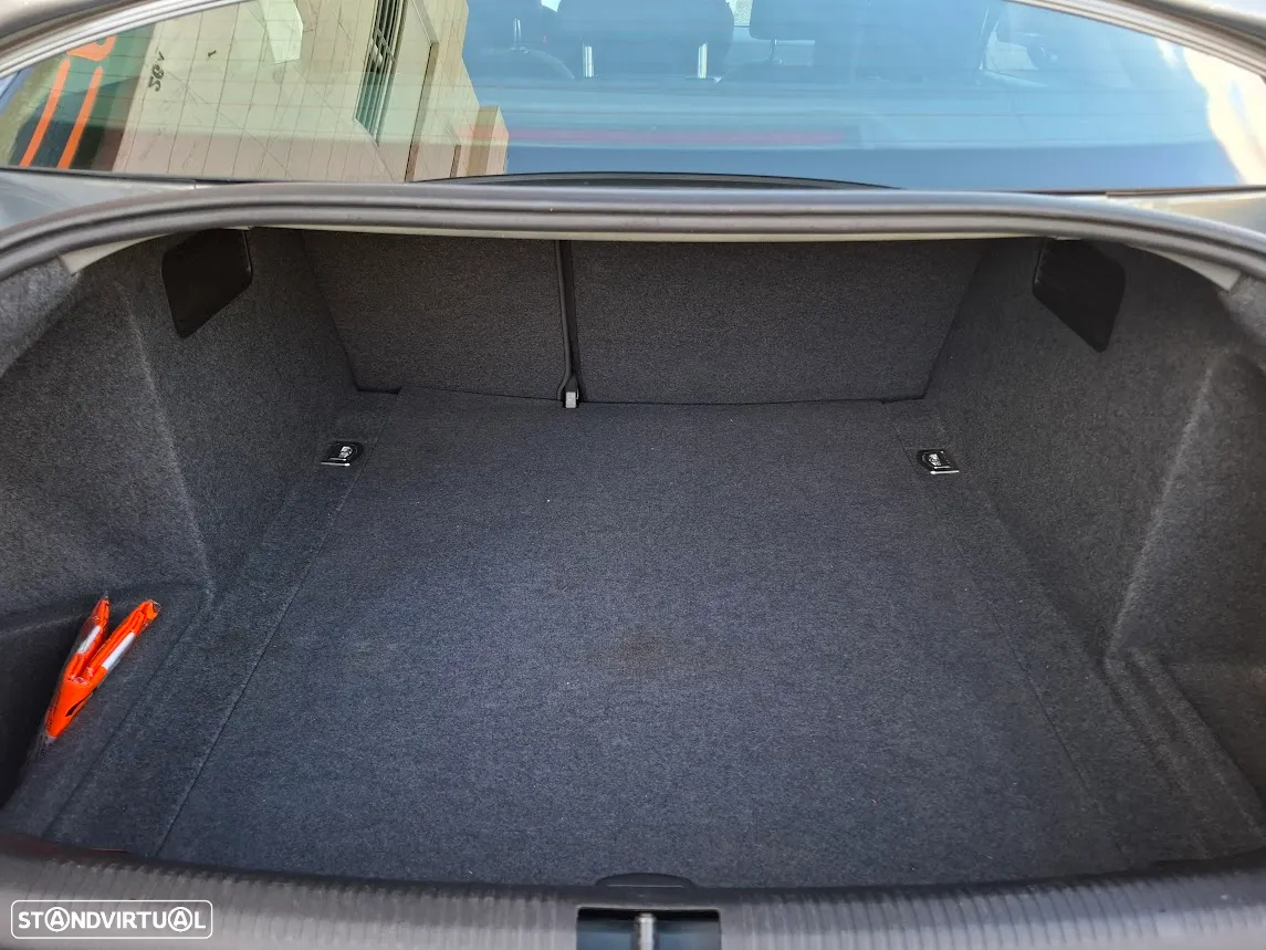 Audi A4 2.0 TDI S-line - 43