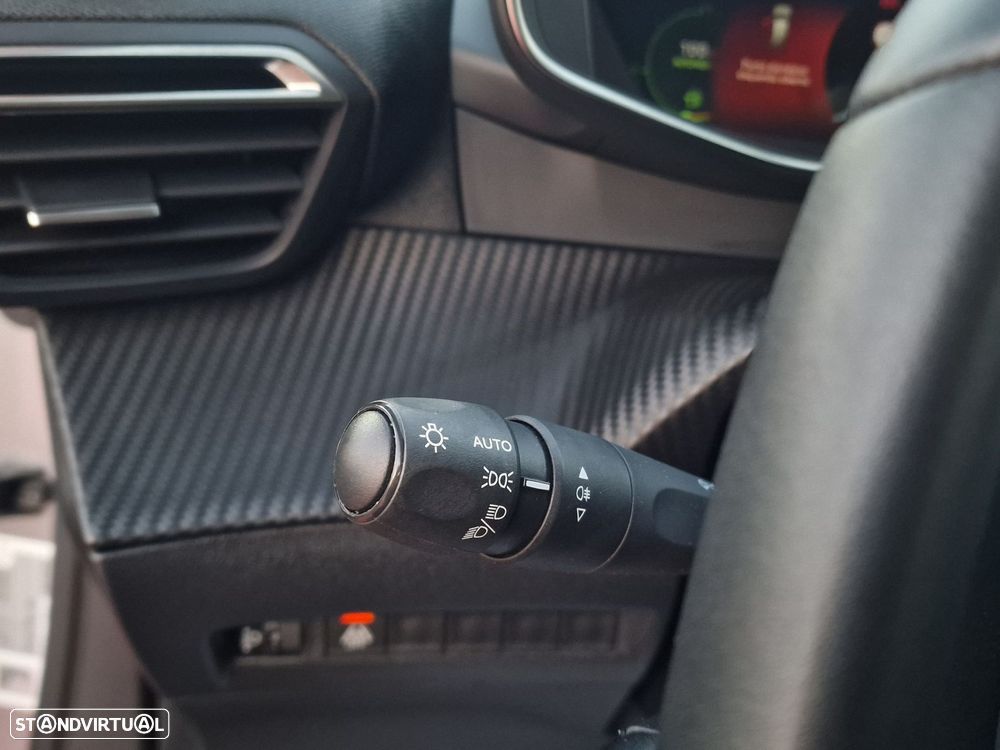 Peugeot 2008 1.2 PureTech Allure - 20