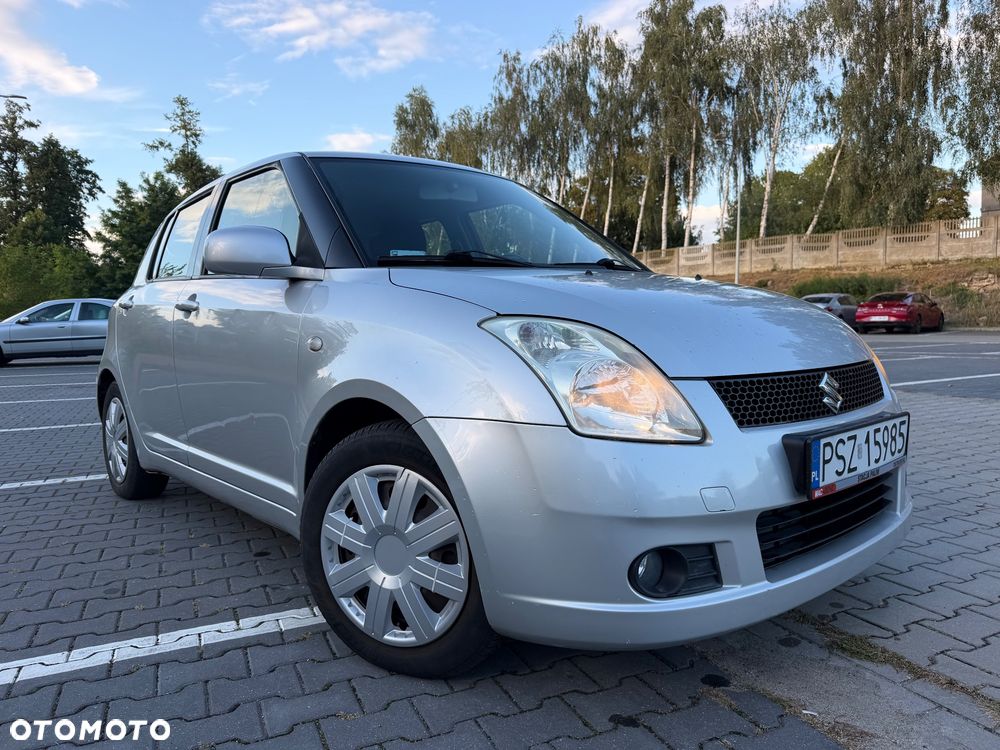 Suzuki Swift - 1