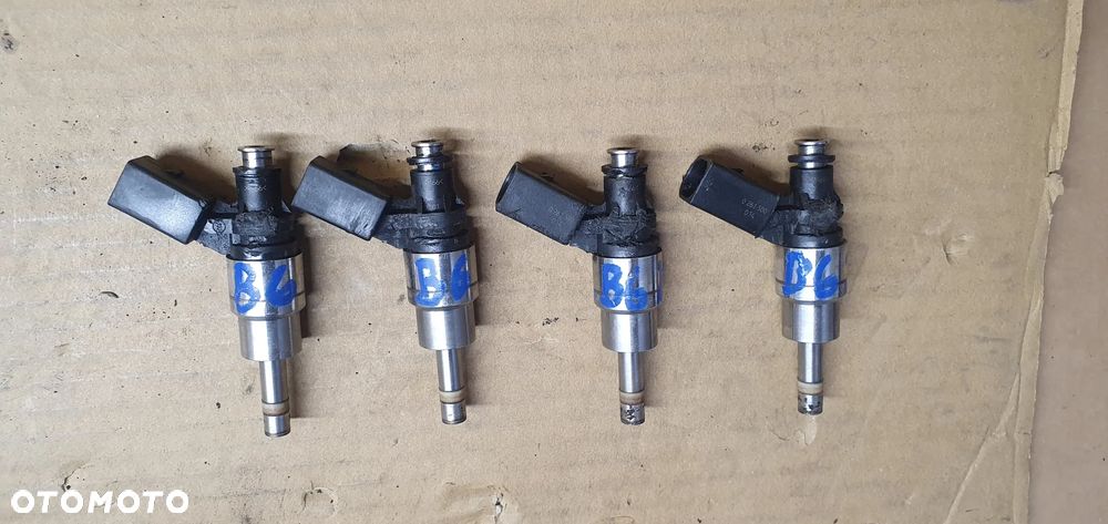 Wtrysk wtryskiwacz paliwa VW Passat B6 2.0 FSI 06F906036 0261500014 - 3