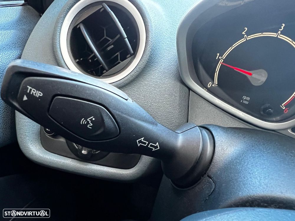 Ford Fiesta 1.4 TDCI Titanium - 27