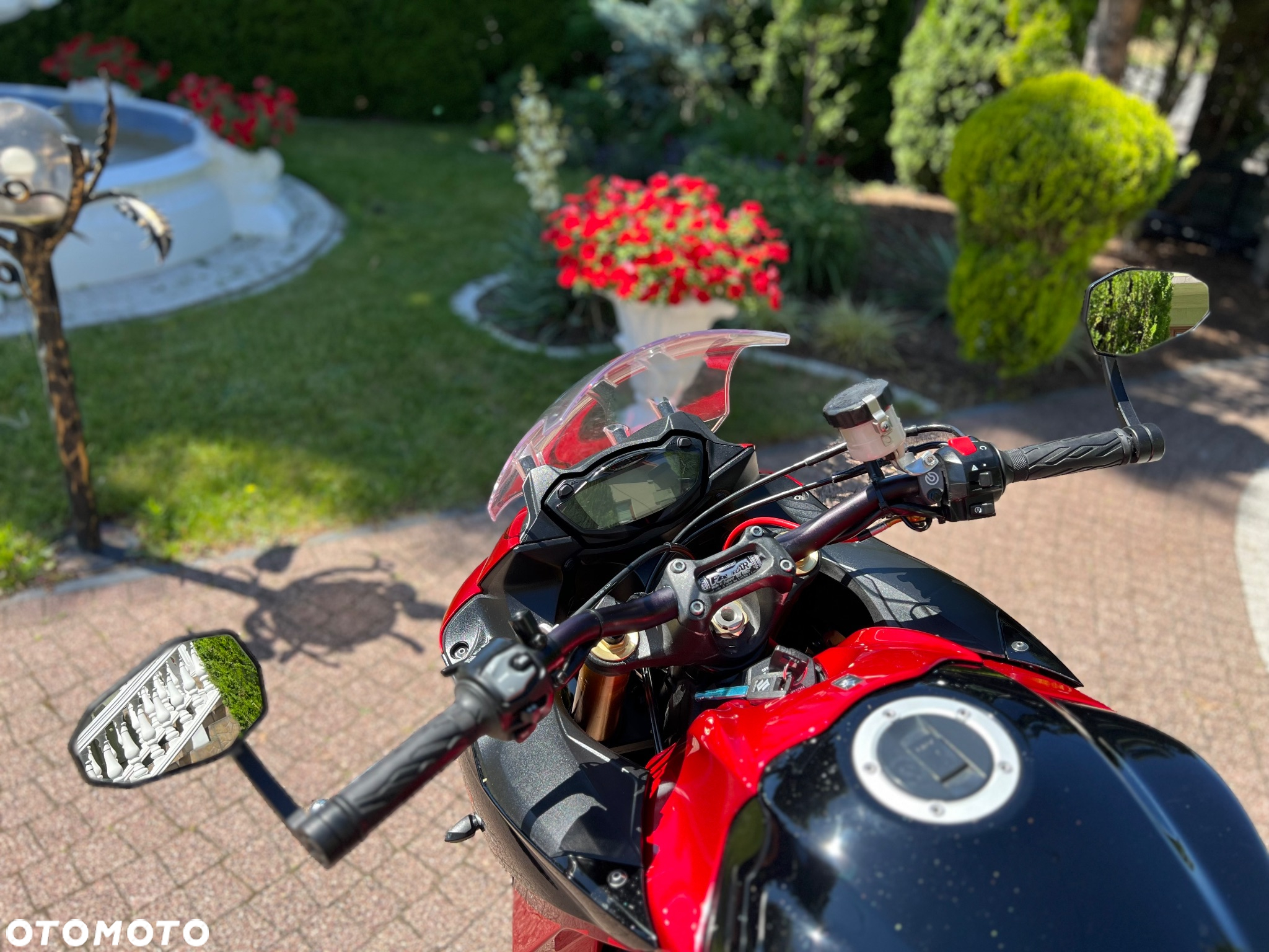 Suzuki GSX - 35