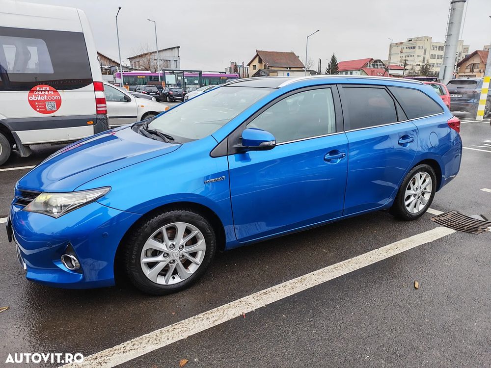 Toyota Auris 1.8 L VVT-i TS Hybrid Sol+ - 2
