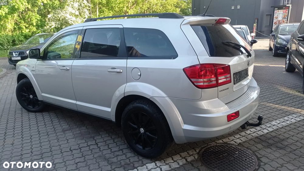 Dodge Journey 2.4 SXT - 12