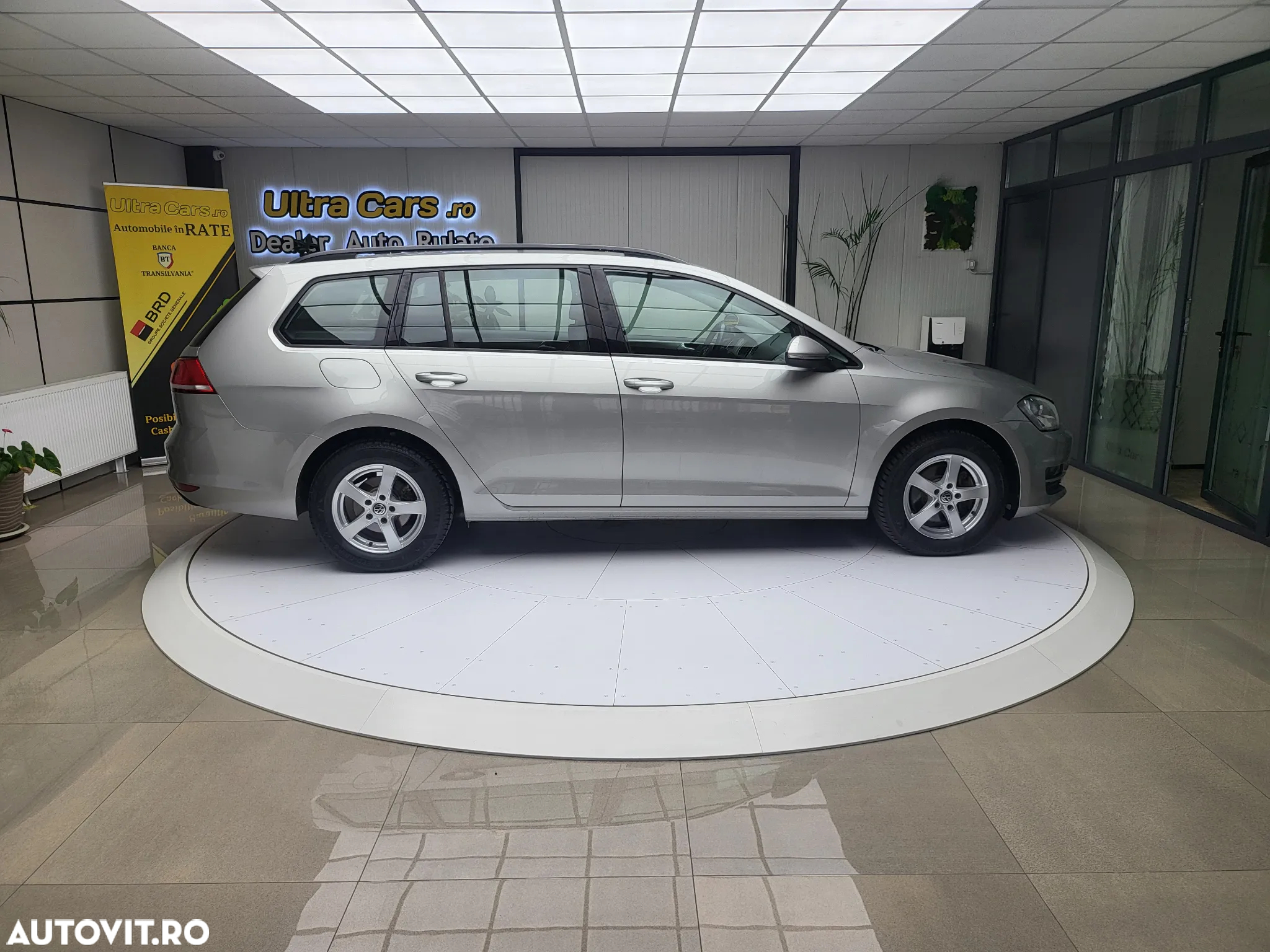 Volkswagen Golf 1.6 TDI BMT Comfortline - 7