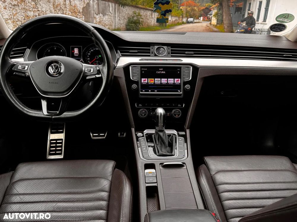 Volkswagen Passat 2.0 TDI SCR BlueMotion Technology 4Motion D Comfortline - 14