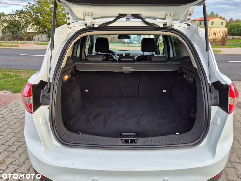 Ford Kuga 2.0 TDCi 2x4 Titanium - 12