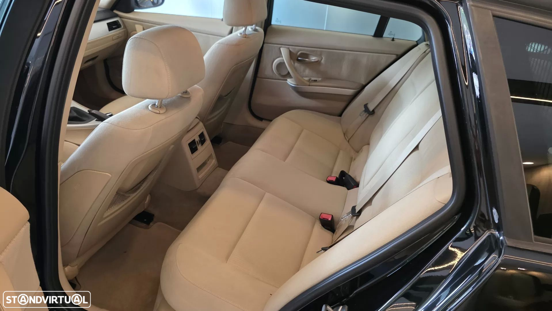 BMW 318 d Touring Navigation Sport - 40