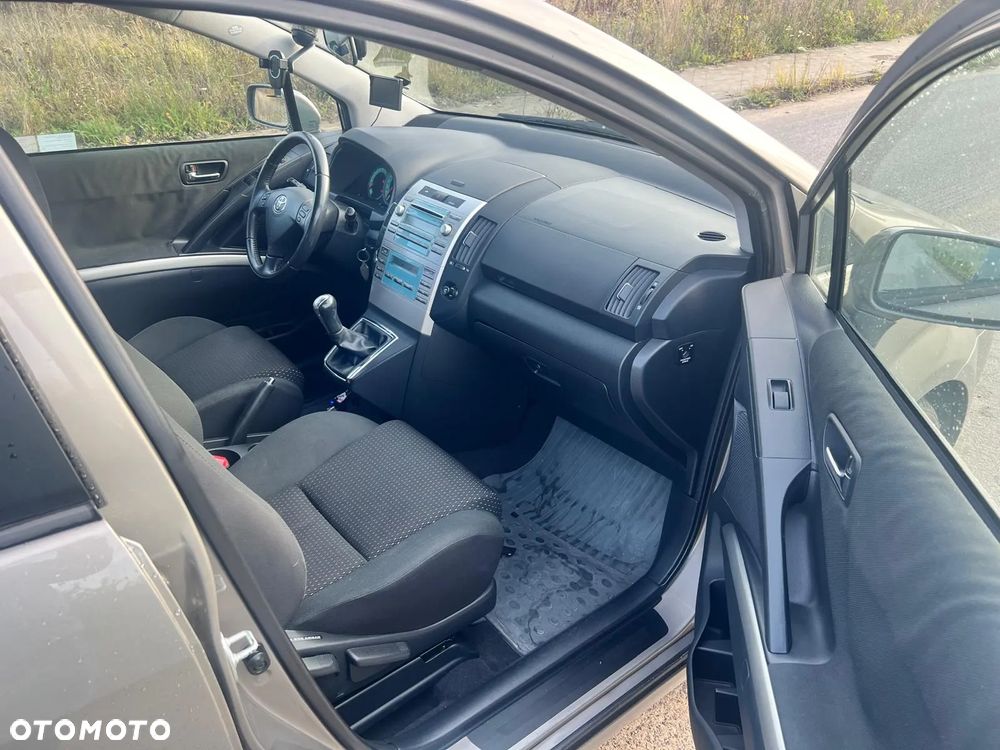 Toyota Corolla Verso - 11