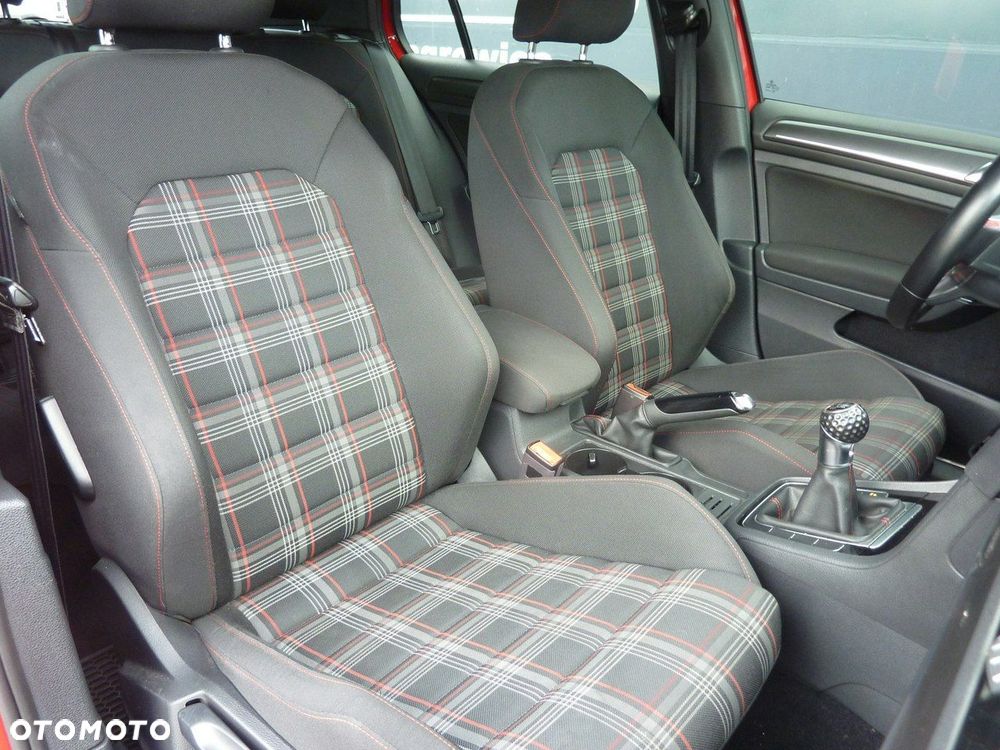 Volkswagen Golf - 19