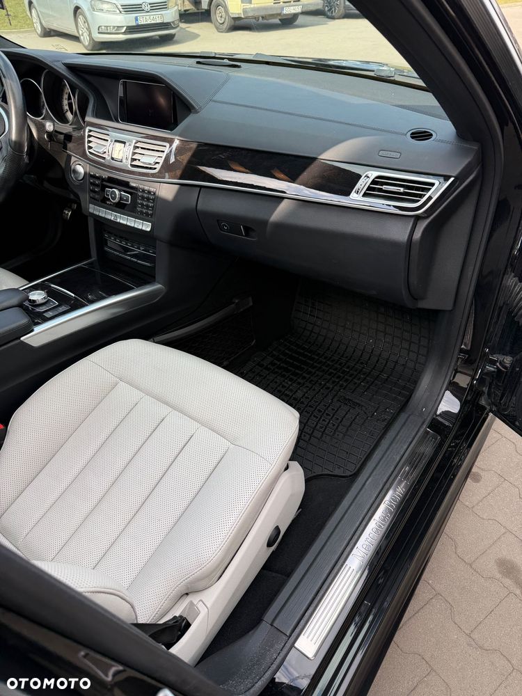 Mercedes-Benz Klasa E 500 4Matic BlueEFFICIENCY 7G-TRONIC Avantgarde - 7